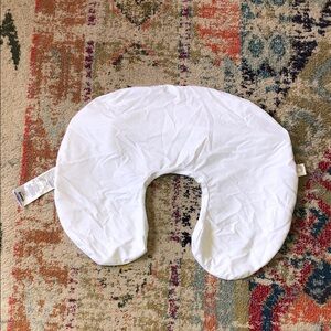 🧜🏼‍♀️3 for $15 listing!🧜🏼‍♀️ original support nursing pillow protective liner